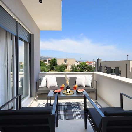Bonaca Apartments With Terrace And Private Parking Kaštela Eksteriør bilde
