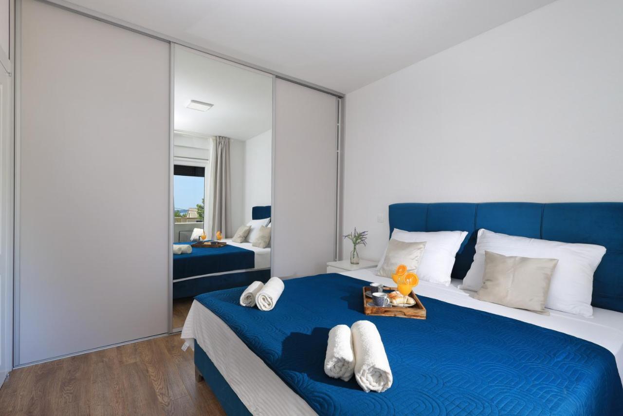 Bonaca Apartments With Terrace And Private Parking Kaštela Eksteriør bilde