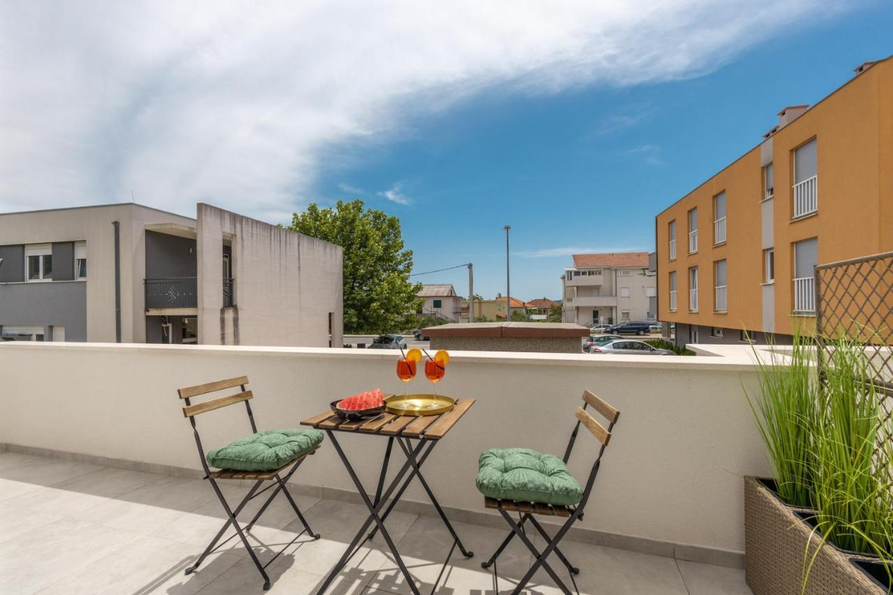 Bonaca Apartments With Terrace And Private Parking Kaštela Eksteriør bilde